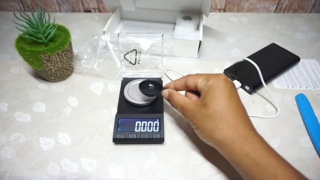 Unboxing : Cheap miligram digital scale 0.001g | 8068-series | HomeH Mall | 8068 - USB charging смотреть онлайн