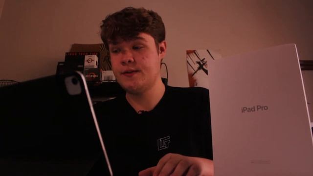 iPad Air vs. iPad Pro! смотреть онлайн