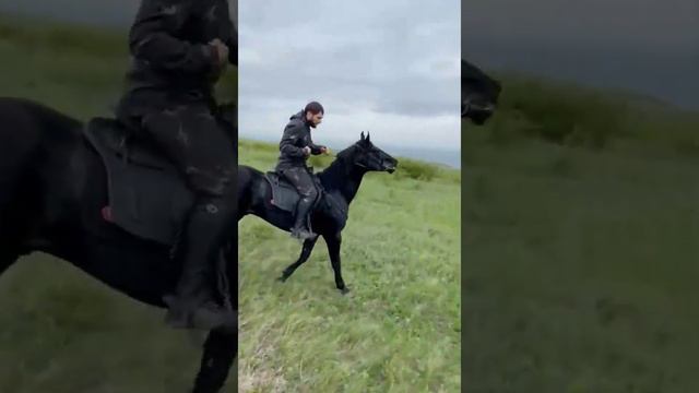 Когда братья рядом шайтаны плачут ☝🏻 Наша сила в единстве 💪🏻 смотреть онлайн