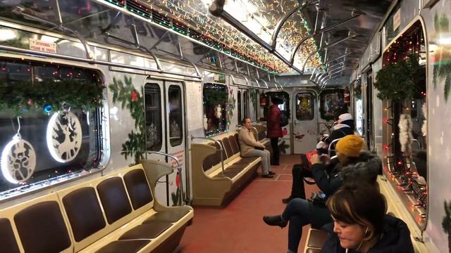 Новогодний поезд Московского метрополитена 2020 | New Year`s transport in Moscow 2020 смотреть онлайн