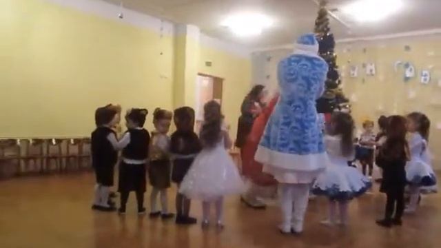НОВОГОДНИЙ УТРЕННИК В ДЕТСКОМ САДУ. 2017 год Минск. Жене 3 года/ смотреть онлайн
