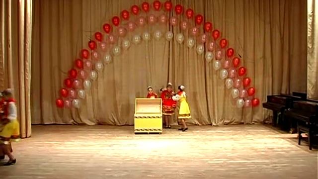 Танец "Сундучок".avi смотреть онлайн