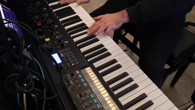 Rock sounds from VB3m (Hammond B3 organ clone) for iPadOS using a yamaha cp88 as master keyboard смотреть онлайн