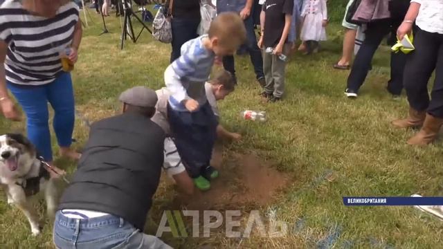 В Англии прошел фестиваль заклинателей червей \\ 28.05.2018 \\ Апрель ТВ смотреть онлайн