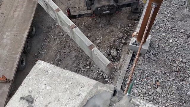 Монтаж кровельной фермы 18 метров 12,5т. 2мя кранами. Бизнес с нуля. смотреть онлайн