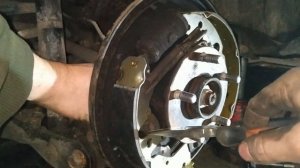 Замена задних колодок Suzuki Grand Vitara
