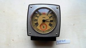 Часы будильник Заря. Лот 00571