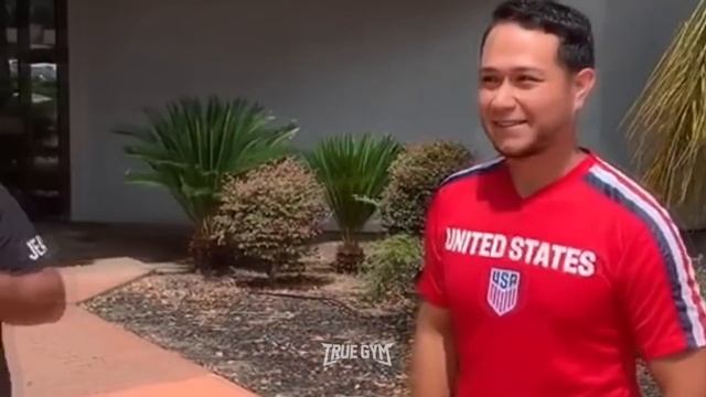 Кормье напал на Хабиба / Махачеву чуть не сломали нос / Фрагменты из тренировок к бою с Порье смотреть онлайн