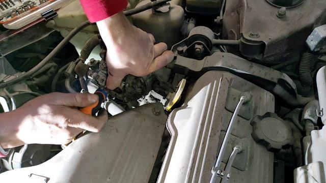 Как я менял щетки генератора на Toyota Camry SXV10. How I changed the alternator brushes on a Toyot смотреть онлайн