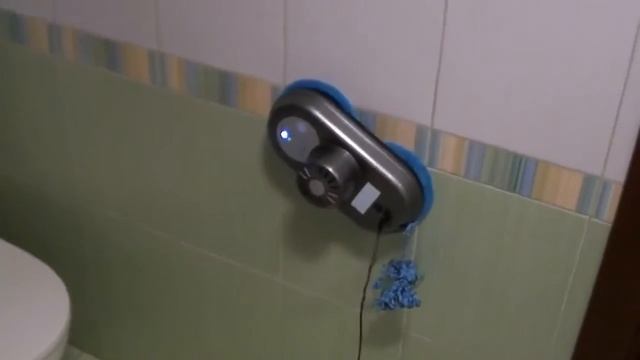 4 Возможности Hobot 168 моет окна, стол, стены даже потолок смотреть онлайн