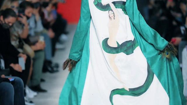 Неделя моды Mercedes-Benz Fashion Week Russia. 42-й сезон. День 1 смотреть онлайн