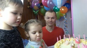 День рождения Кати 4 года Шоколадные туфли Лабутэны Шикарная машина Порше и Мир