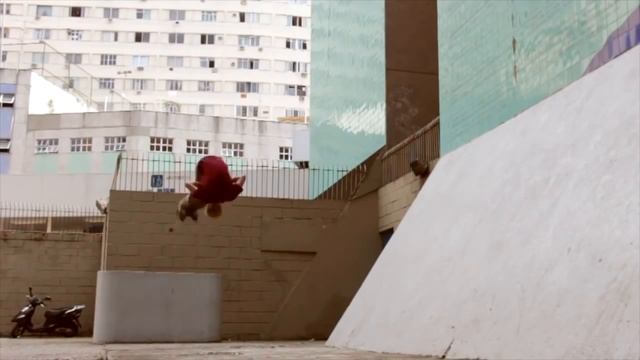 НЕВЕРОЯТНЫЕ ПРЫЖКИ И ТРЮКИ НА POGO STICK | ПОГО СТИК смотреть онлайн