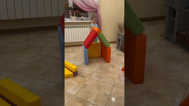 Летающее кресло превращается...в Кошкин дом!