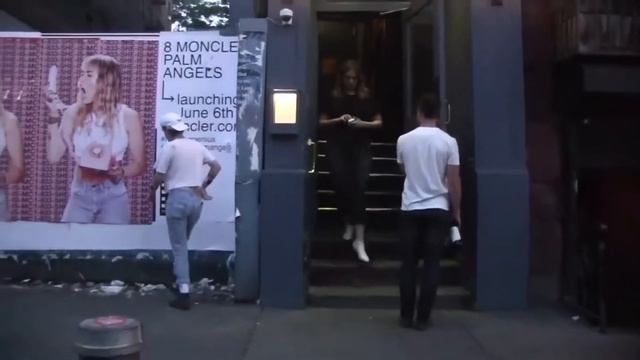 Kristen Stewart and Stella Maxwell in NYC - June 11, 2019 смотреть онлайн