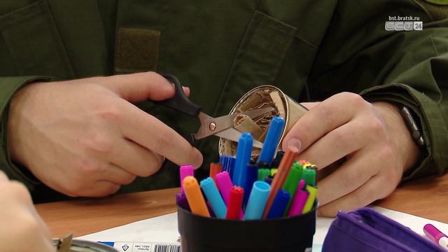 Братчане освоили ремесло изготовления окопных свечей