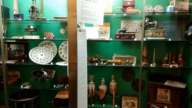 MUSEUM OF CHILDHOOD || A MUST VISIT PLACE WITH CHILDREN || INDIAN VLOGGER MOM IN UK смотреть онлайн