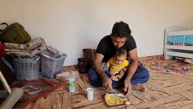 Documentary about the daily life of a nomadic father and his baby смотреть онлайн