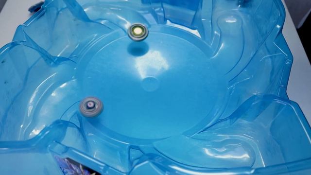 BEYBLADE METAL FIGHT (FUSION) Vs. BEYBLADE X In The INFINITY NADO Stadium - These Battles Are SICK!