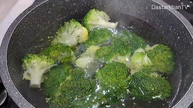 Быстрый ужин кому нужен.Легкий рецепт из Брокколи и Курицей.Запеканка. смотреть онлайн