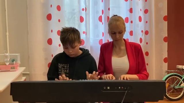 Танец маленьких утят на фортепиано в четыре руки смотреть онлайн