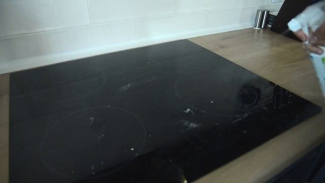 Как почистить плиту от нагара и пригоревшей еды смотреть онлайн