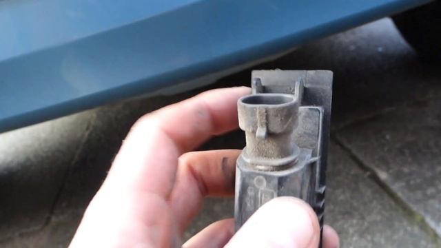 Vauxhall Opel Corsa C - How to Remove and Change Number Plate light Bulb / Reg Plate Bulb смотреть онлайн
