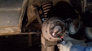 Как снять тормозной барабан? Простой способ снятия прикипевшего тормозного барабана ваз, нива