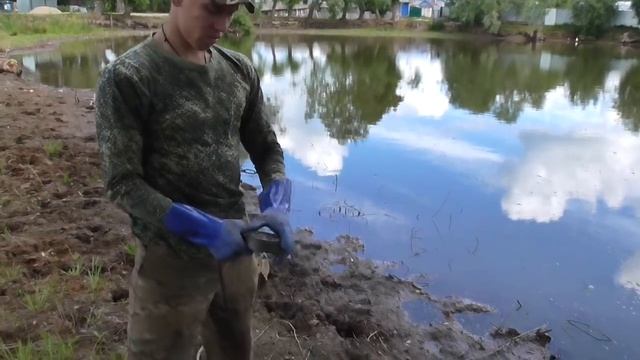 ОШАЛЕТЬ МОЖНО! СТОЛЬКО НАХОДОК В ПРУДУ У СТАРОЙ КУЗНИ! Поисковый магнит в деле. смотреть онлайн