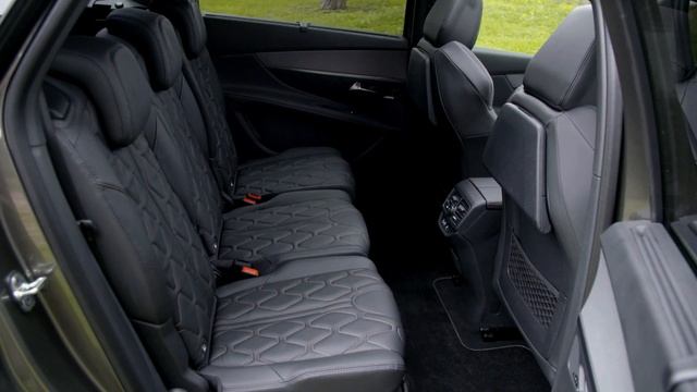 Peugeot 5008 2018, Interior Design, Official Video смотреть онлайн