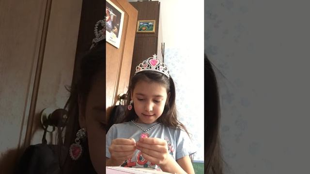 Наряжаюсь к празднику смотреть онлайн