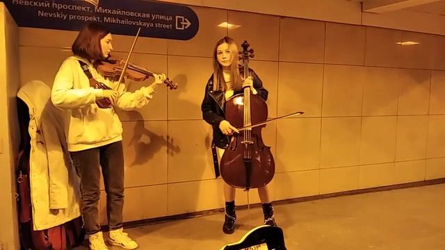 УЛИЧНЫЕ МУЗЫКАНТЫ СПб,8.04.23. смотреть онлайн