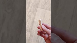 Как заделать дырку в линолеуме за 15 сек? Расходы - 100 руб!