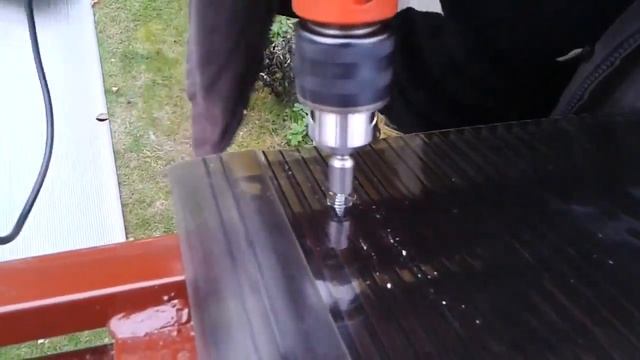 Крепление поликарбоната к металлическому профилю с помощью термошайб смотреть онлайн