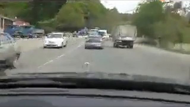 Скайлайн vs мерседес. Дагомыс. смотреть онлайн