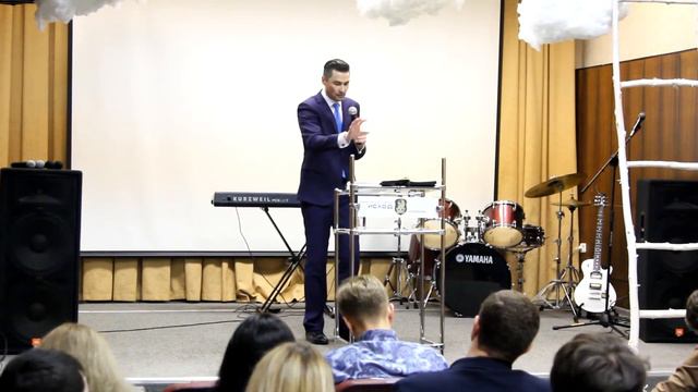 Сергей Дубик - "Благодать распятая на кресте" смотреть онлайн