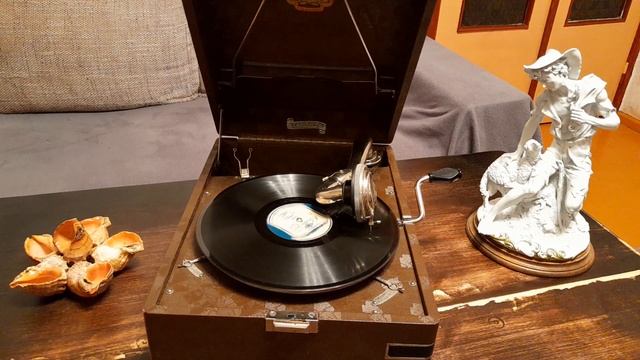 Вальс (Из кинофильма "Сельская учительница"/муз. Л.Шварца/орк. п/у В.Н.Кнушевицкого) смотреть онлайн