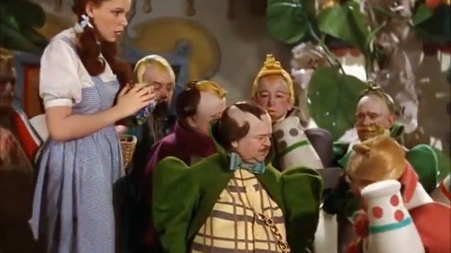 Ding Dong the Witch is Dead смотреть онлайн