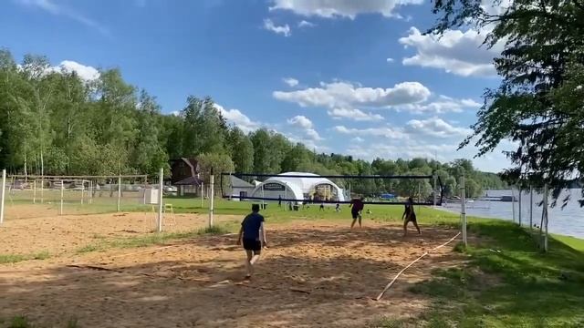 Активный отдых на Ильинском пляже смотреть онлайн