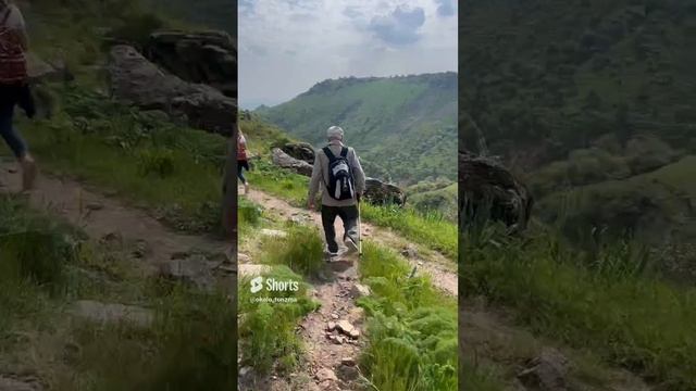 Дай Бог каждому в 80 лет так скакать по горам, дедушка в походе на 15 км