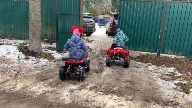 Обзор и сравнение детских электрических квадроциклов GreenCamel Gobi K100, Gobi K400 и Aqvadro