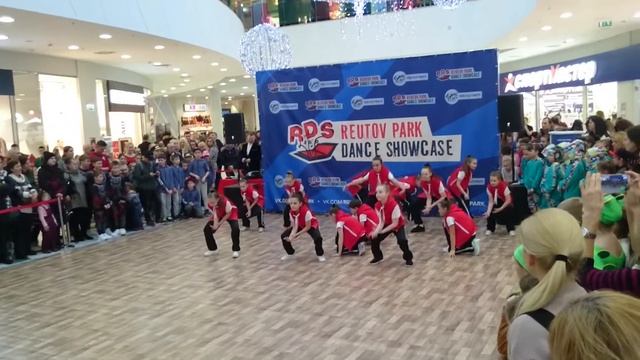 Reutov Dance Show 2018 - Команда 19_48 смотреть онлайн
