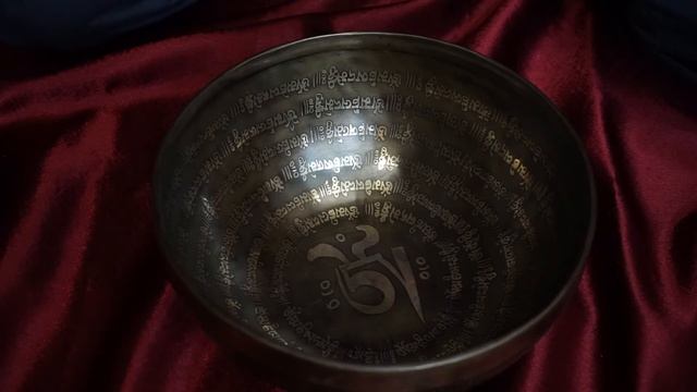 Ом21.7см-178Гц.Фа. ПОЮЩАЯ ЧАША ДЛЯ МАССАЖА И МЕДИТАЦИИ. КУПИТЬ ПОЮЩУЮ ЧАШУ СПБ. ПОЮЩИЕ ЧАШИ ВИДЕО. смотреть онлайн