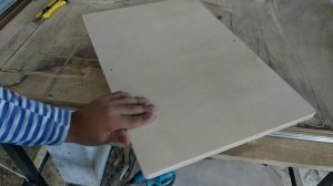Шлифовка фанеры вручную. Снятие фаски вручную.