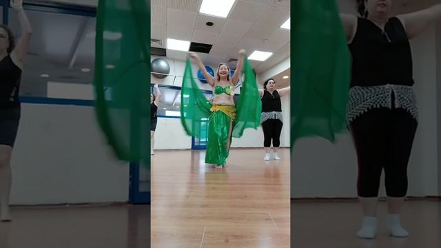 Oriental dance. Lesson for beginners// Восточный танец. Урок для начинающих// ריקוד מזרחי למתחילות смотреть онлайн