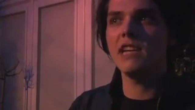 10 minutes of gerard way smoking смотреть онлайн