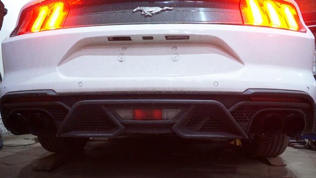 ?FORD MUSTANG 2.0 TURBO