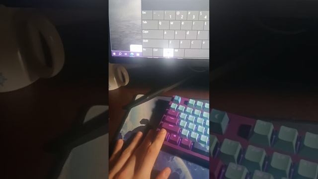 Купил клаву Red Square Keyrox TKL Classic Everfrost (RSQ-20041) а с контролом какая-то дичь ПОМОГИТ смотреть онлайн