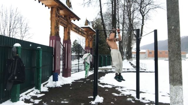 ЭТО МОЯ УТРЕННЯЯ ТРЕНИРОВКА ДЛЯ ПРОКАЧКИ МЫШЦ смотреть онлайн