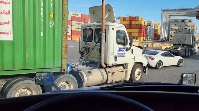 Дальнобой США. Груз шириной в два трака. смотреть онлайн